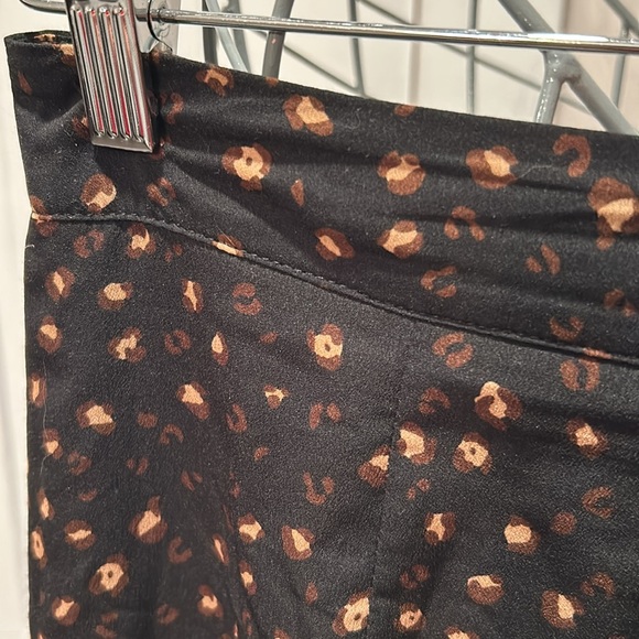 NWOT lovely soft skirt - Picture 2 of 5